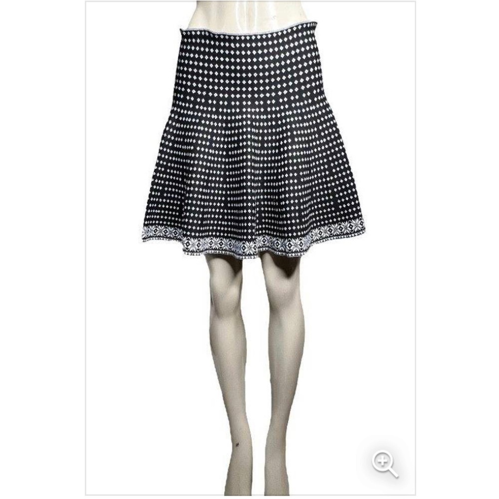 Max edition Black & White Nordic sweater skater skirt